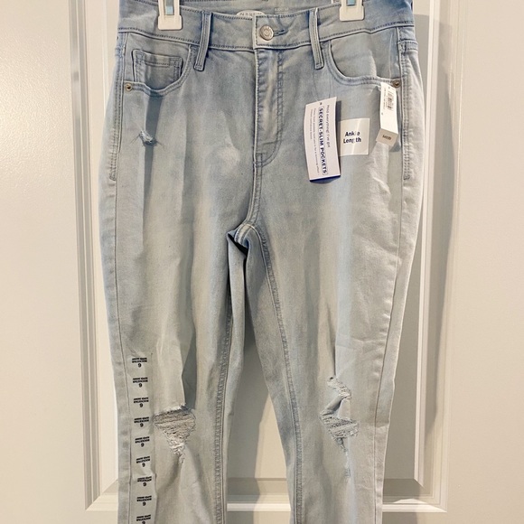 Old Navy Denim - Light Blue Stretchy Denim Jeans